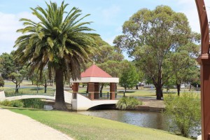 rose-garden-kernot-lake-town-commons-or-pirate-park_23617693813_o