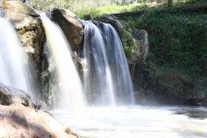 Narracan Falls, falling water, spraying water, 15 foot drop,