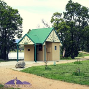 mathison-park-hyland-lake-toilet-block